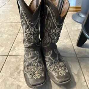 women cowboy boots